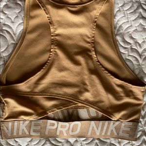 Nike crop/bra